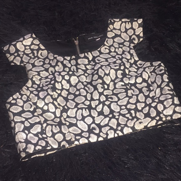 Mía Paluzzi SM. crop top - Picture 1 of 2